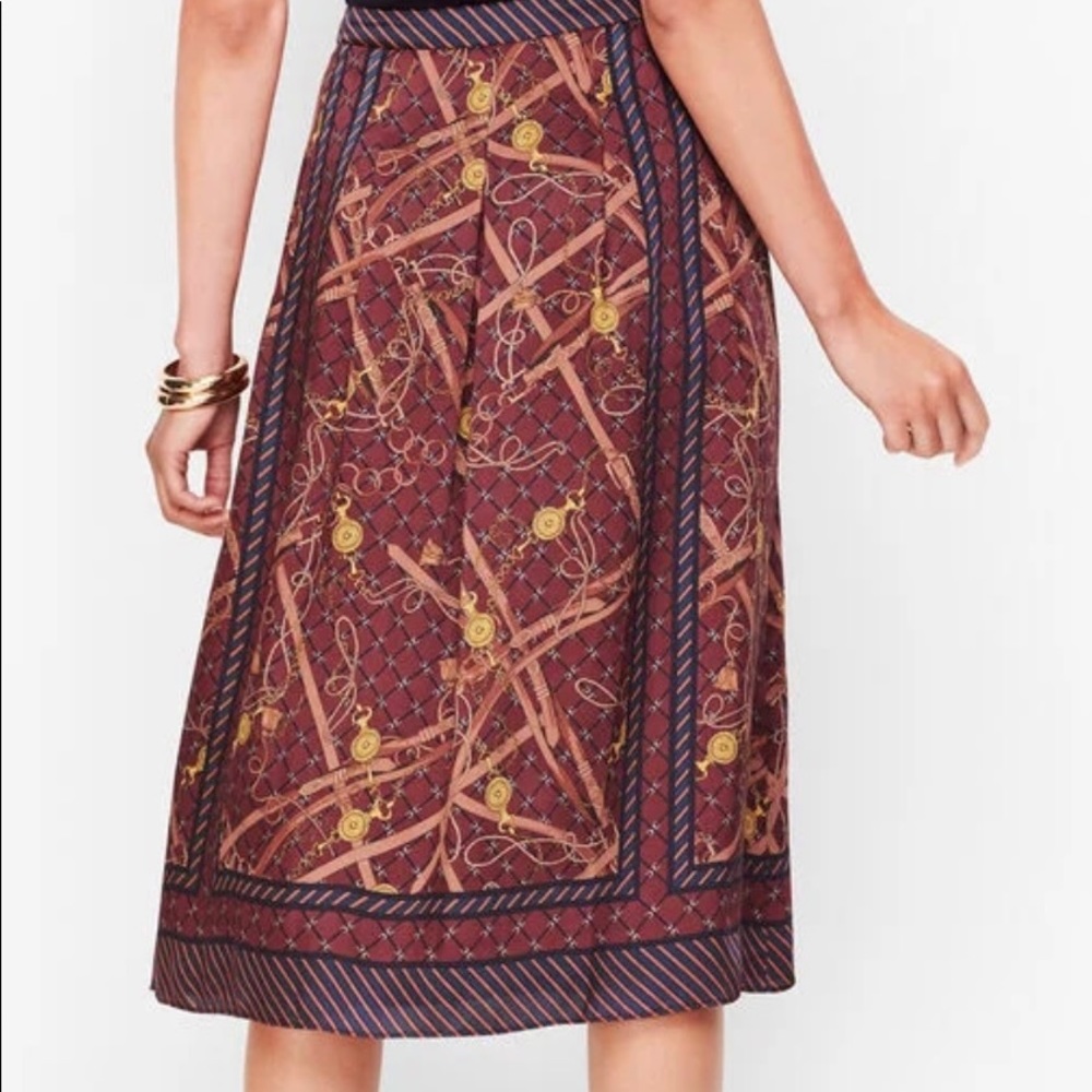 Beautiful skirt new without tag